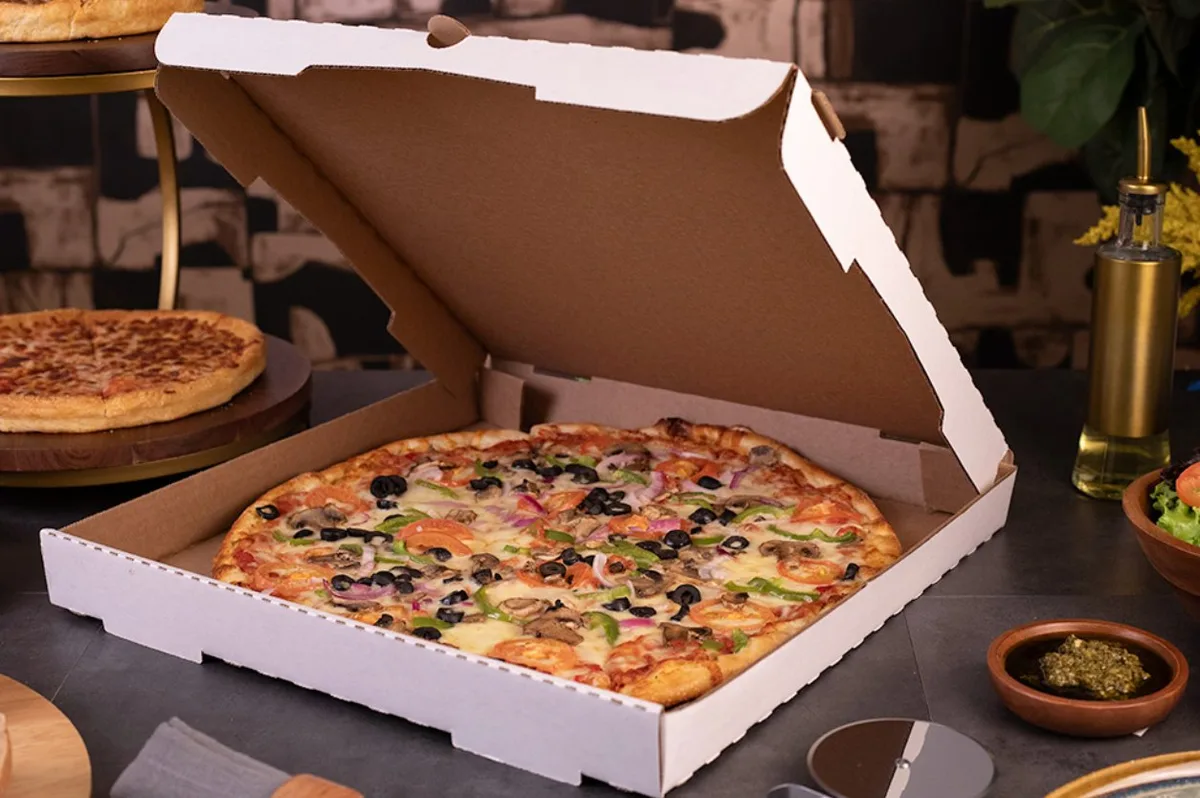 Caja Corrugada Blanca para Pizza de 16″ × 16″