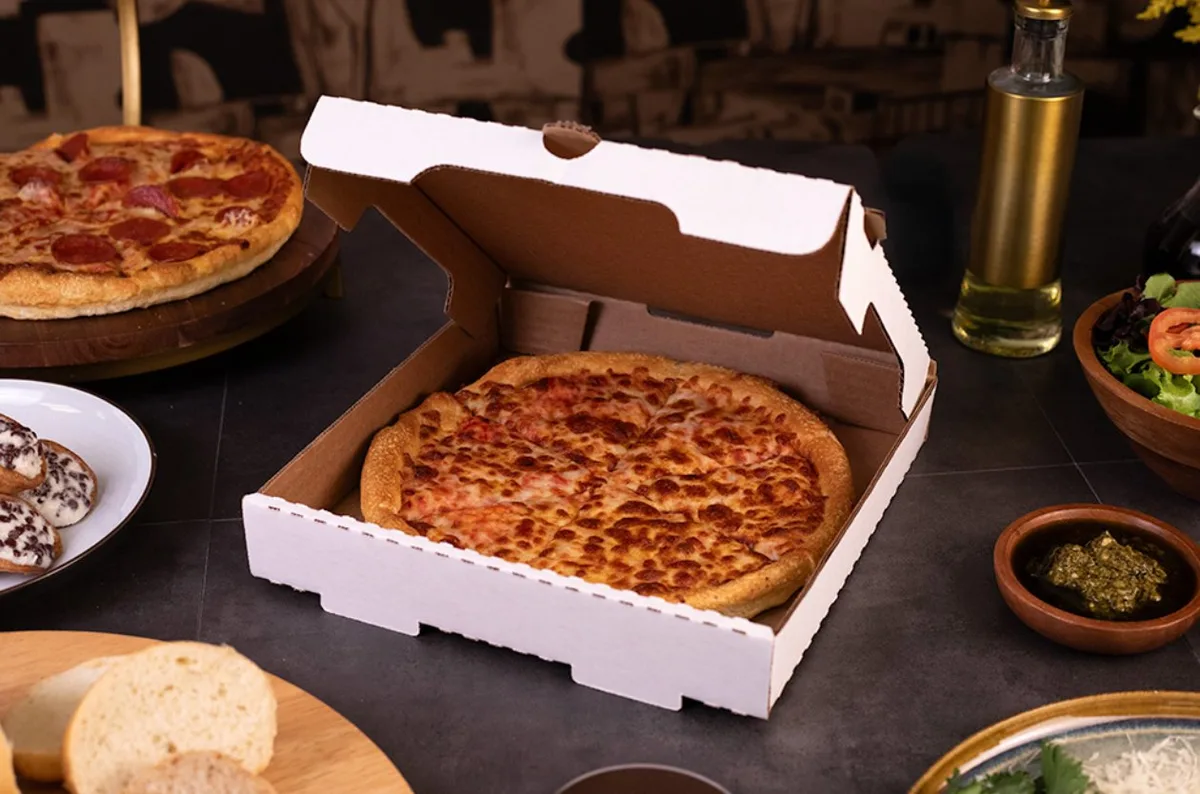 Caja Corrugada Blanca para Pizza de 10″ × 10″