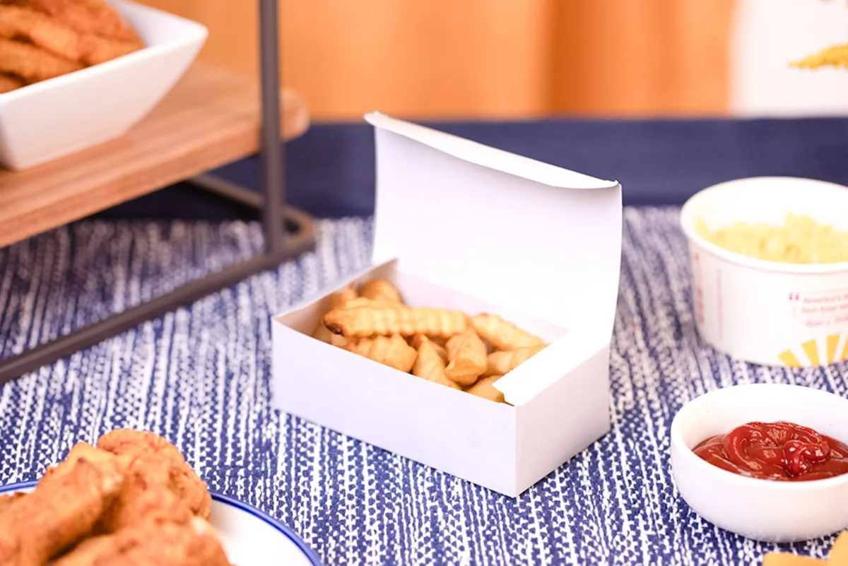 Caja Mediana para Snacks con Tapa Tipo Pestaña